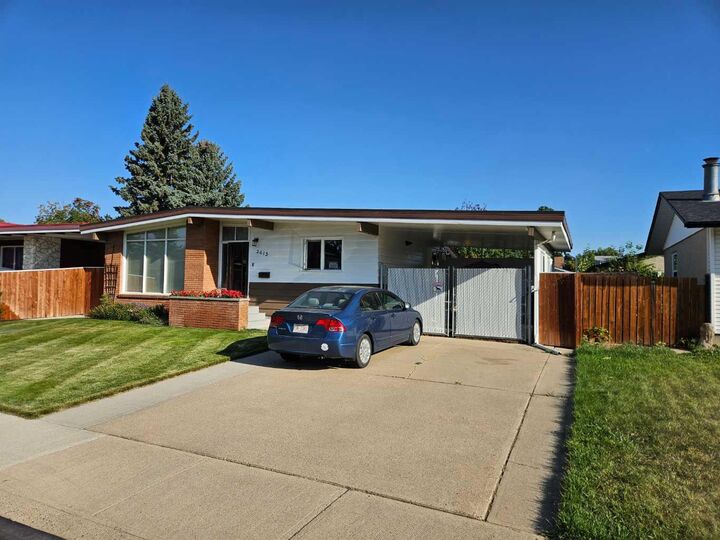 Property Photo:  2613 10 Avenue  AB T1H 1M2 
