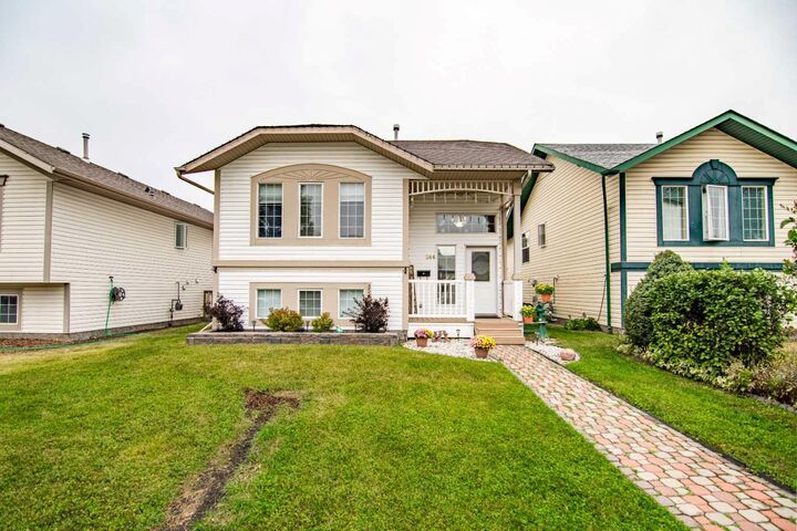 Property Photo: 264 Lancaster Drive AB T4R 2S6
