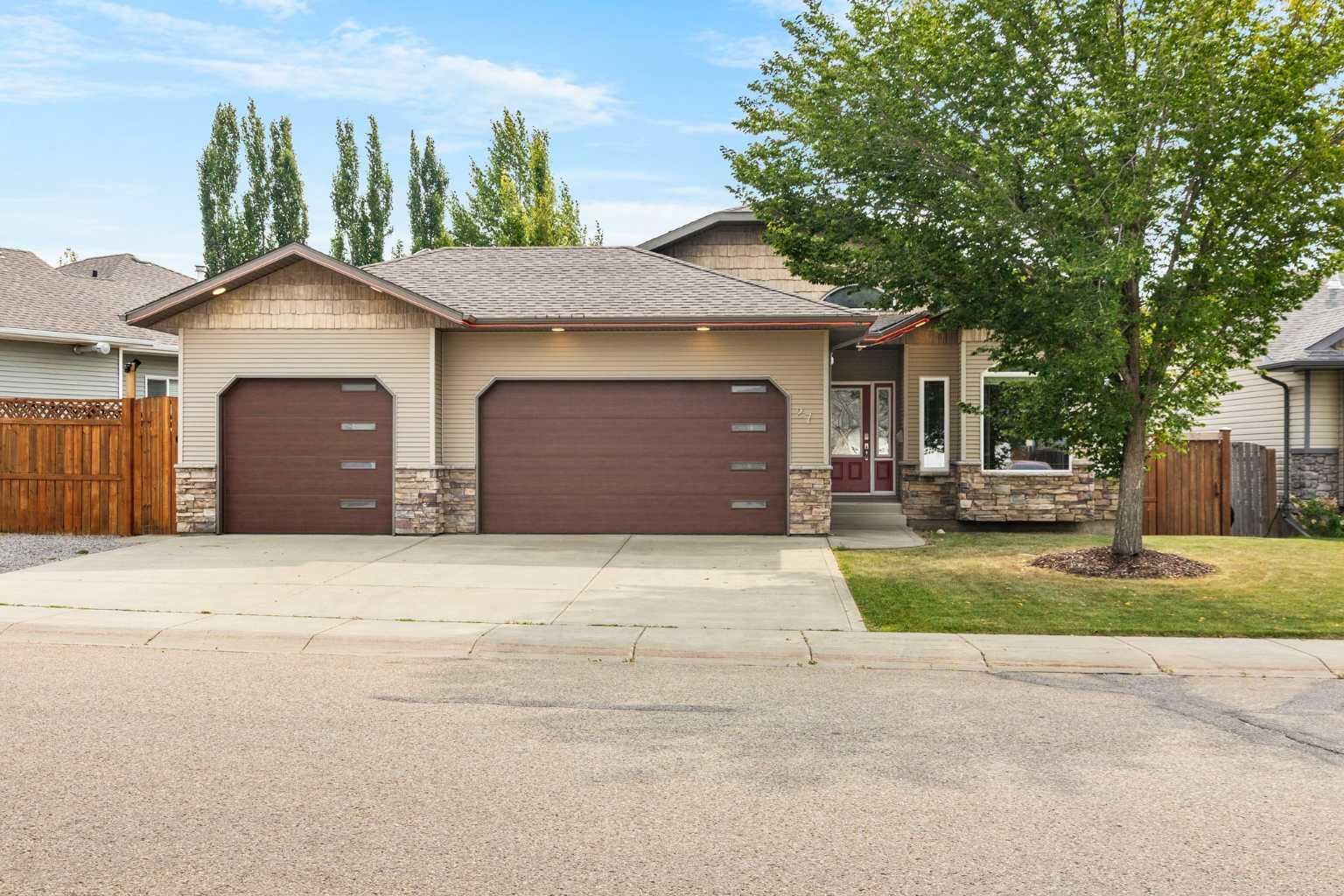 Property Photo:  27 Irving Crescent  AB T4R 3R9 