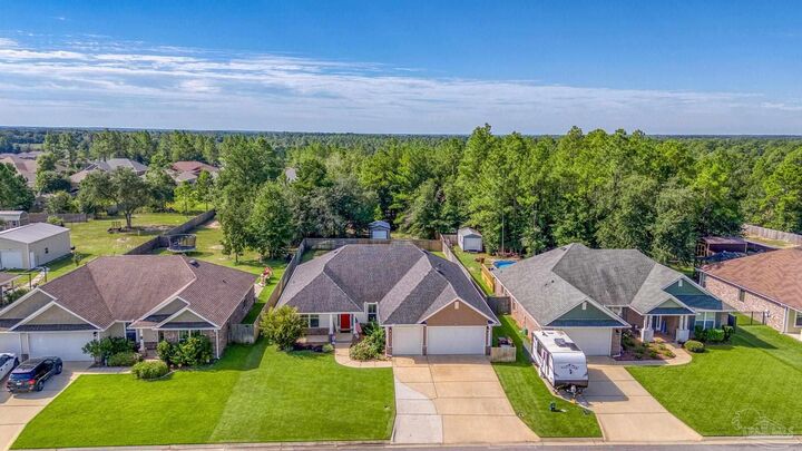 Property Photo: 7979 Majestic Cypress Dr FL 32583