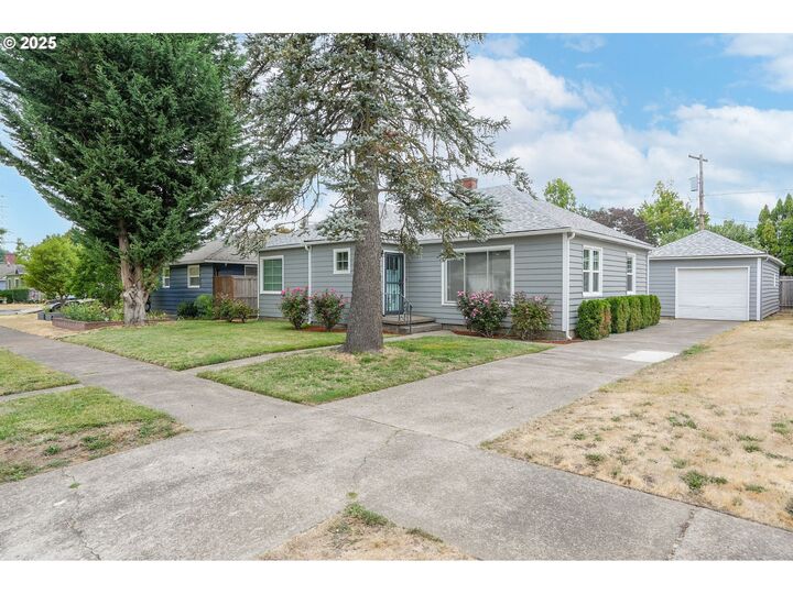 Property Photo:  1525 Pearl St NE  OR 97301 