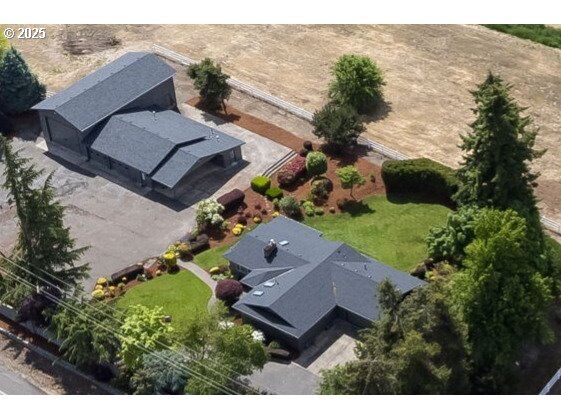 Property Photo:  9060 S Highway 211  OR 97013