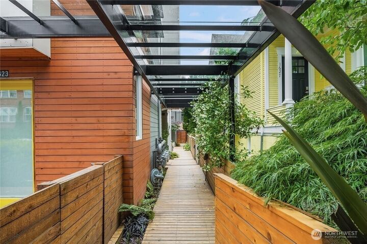 Property Photo: 1623 14th Avenue WA 98122