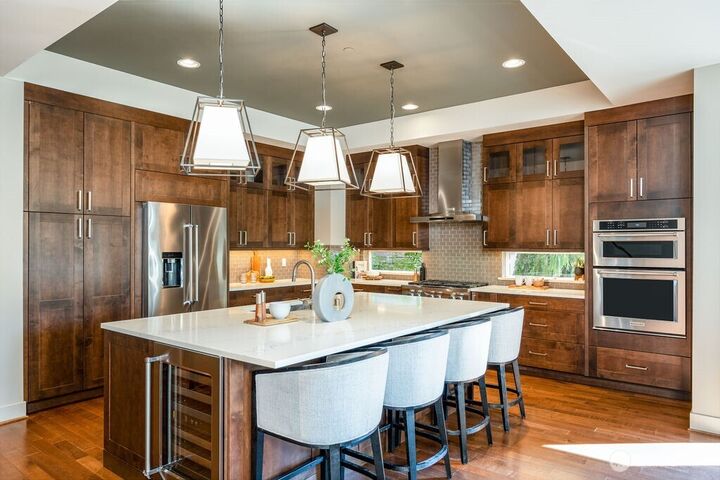 Property Photo:  205  4th Court S 13  WA 98033 