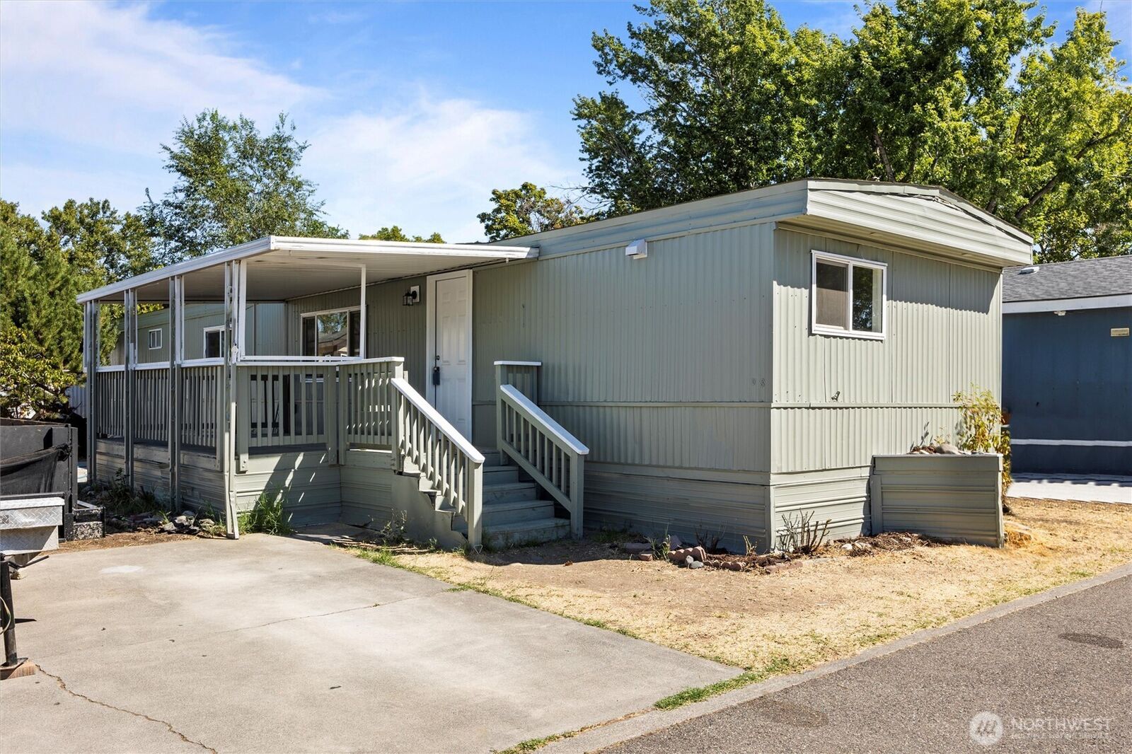 Property Photo: 2021 Mahan Avenue D8 WA 99354