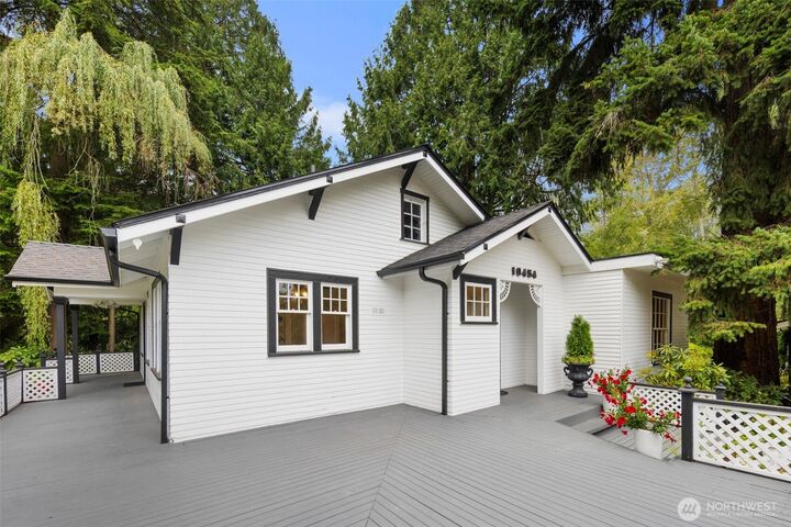 Property Photo:  10454  Forbes Creek Drive  WA 98033 