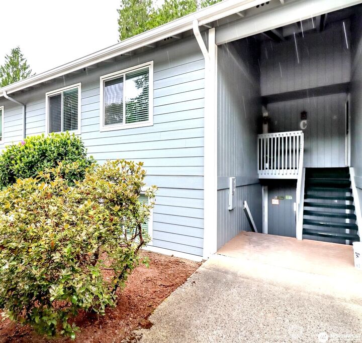 2949  Mile Hill Drive SE C7  Port Orchard WA 98366 photo