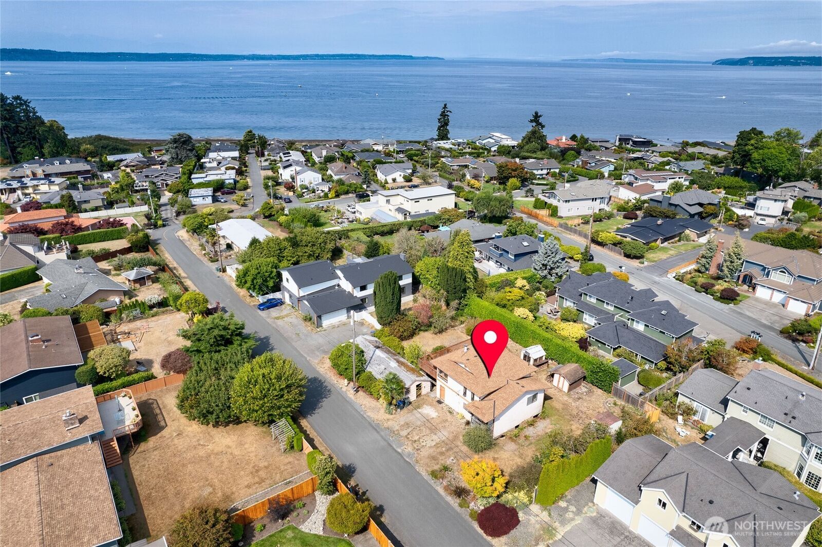 Property Photo:  831  Puget Drive  WA 98020 
