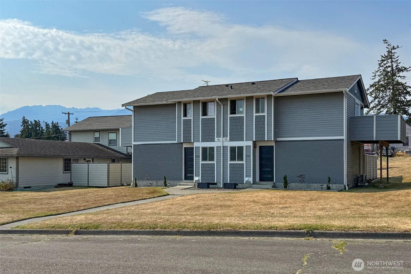 Property Photo: 1530 1532 W 7th Street WA 98363