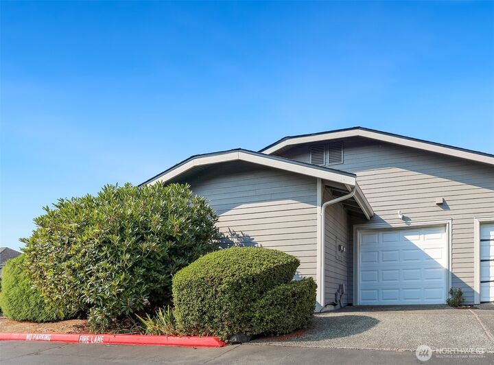 Property Photo:  1123  132nd Street SW A  WA 98204 
