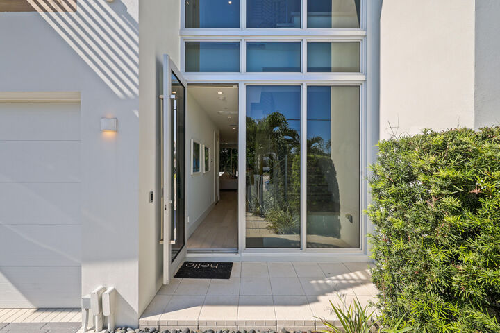 Property Photo: 200 NE 7th Avenue 2 FL 33483