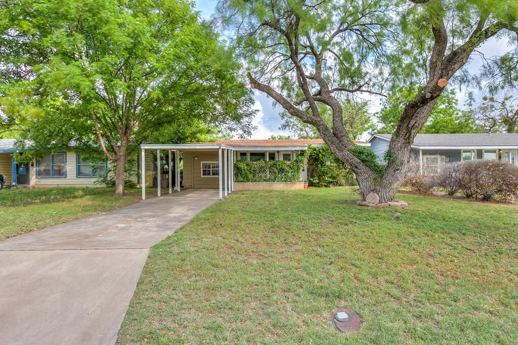 Property Photo: 2518 W Harris Ave TX 76901