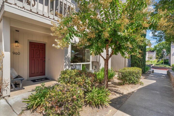 Property Photo:  960 Lakeshire Court  CA 95126 
