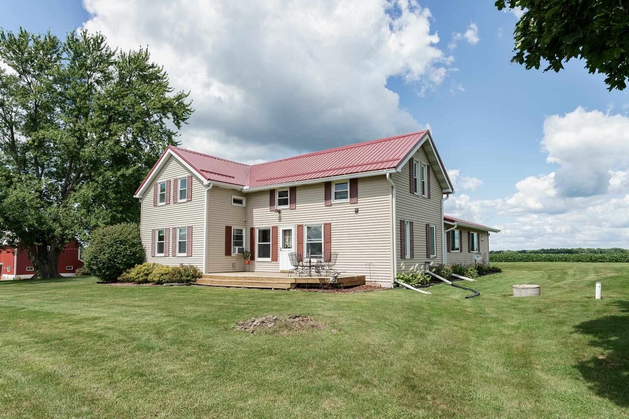 Property Photo:  722 Maple Grove Road  WI 53534 