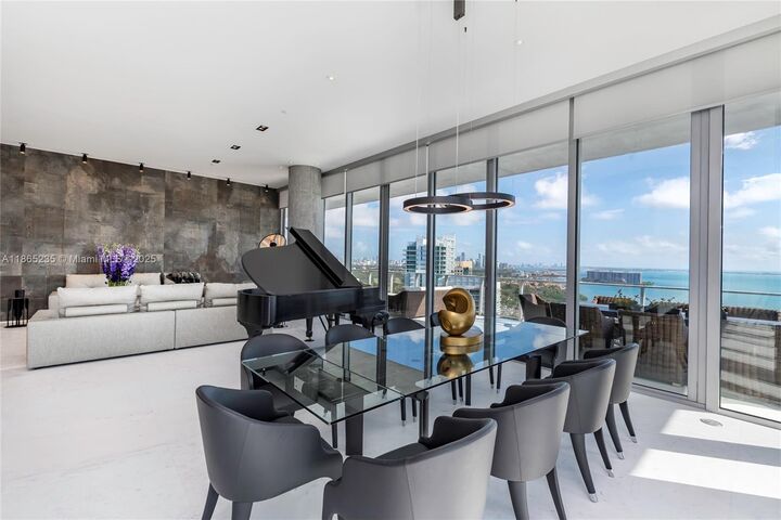 Property Photo:  2669 S Bayshore Dr Ph1-N  FL 33133 