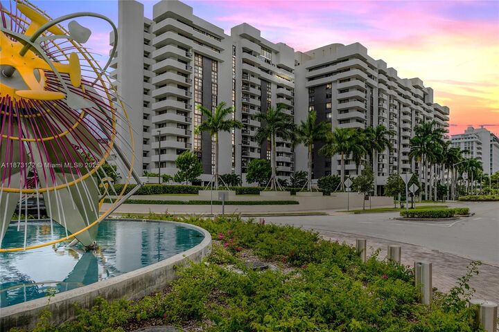 Property Photo:  600 Biltmore Way 1205  FL 33134 