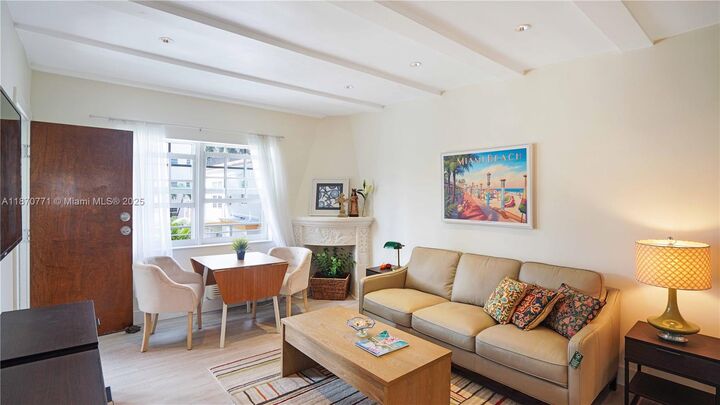 Property Photo:  439 15th St 14  FL 33139 