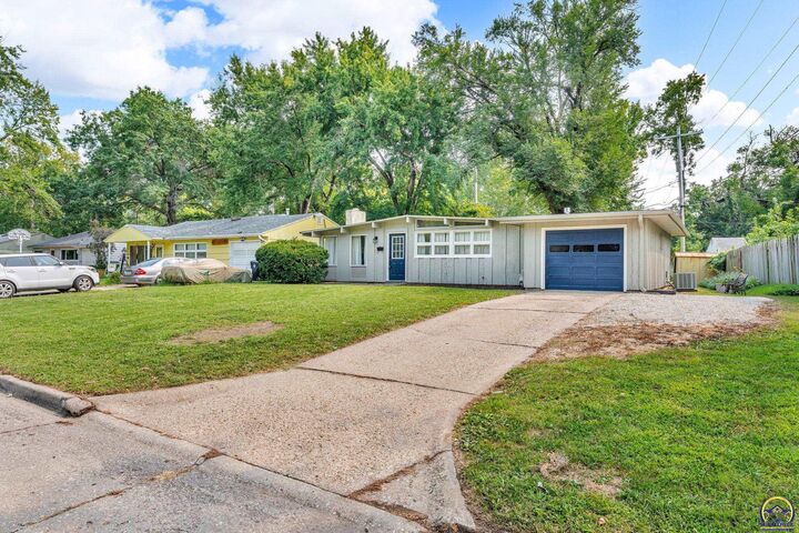 Property Photo:  1553 SW 23rd Pk  KS 66611 