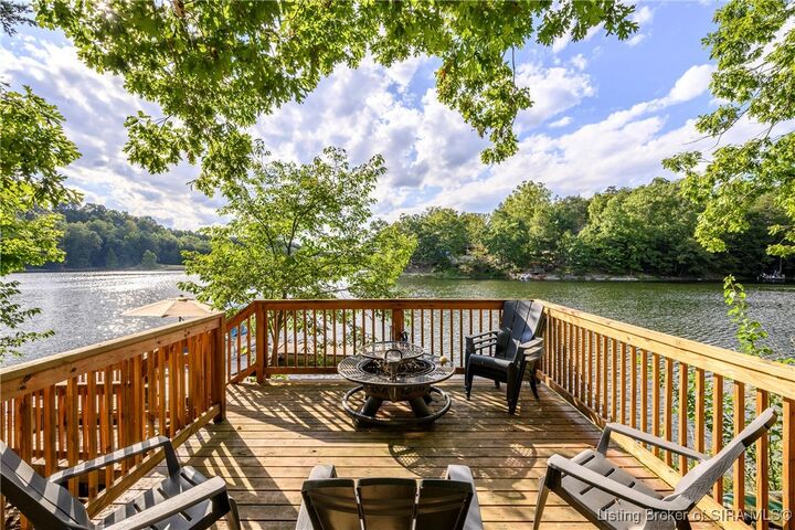 Property Photo: 1613 Bayview Drive IN 47106