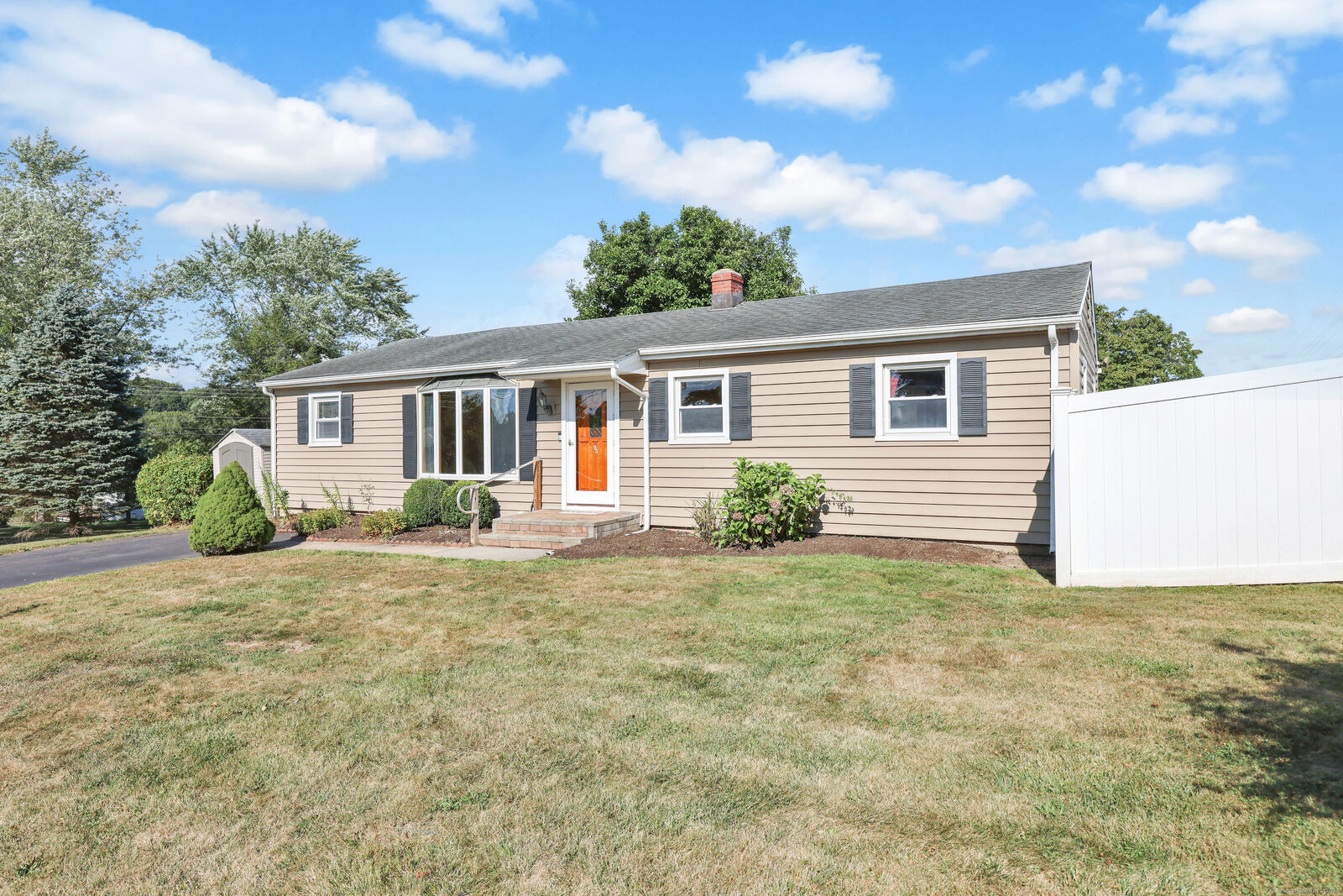 Property Photo:  93 Keats Road  CT 06451 
