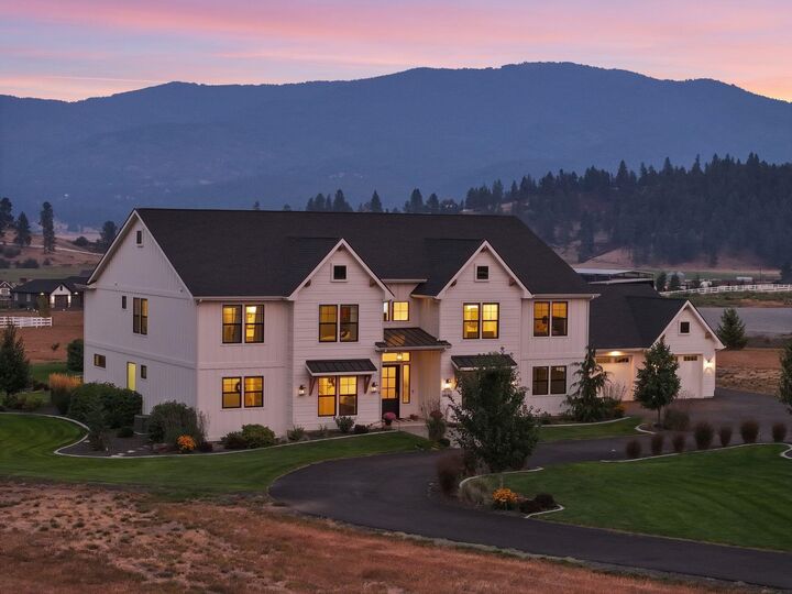 Property Photo:  2511 S Rodeo Dr  WA 99016 