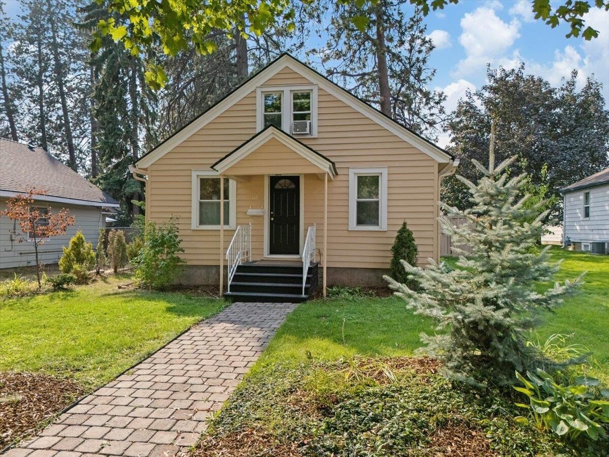 Property Photo:  118 N 5th St  WA 99004 
