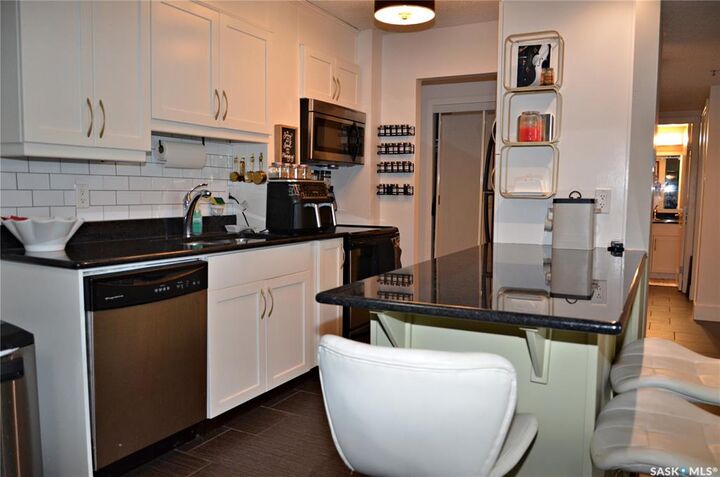 Property Photo: 320 5th Avenue N 308 SK S7K 2P5