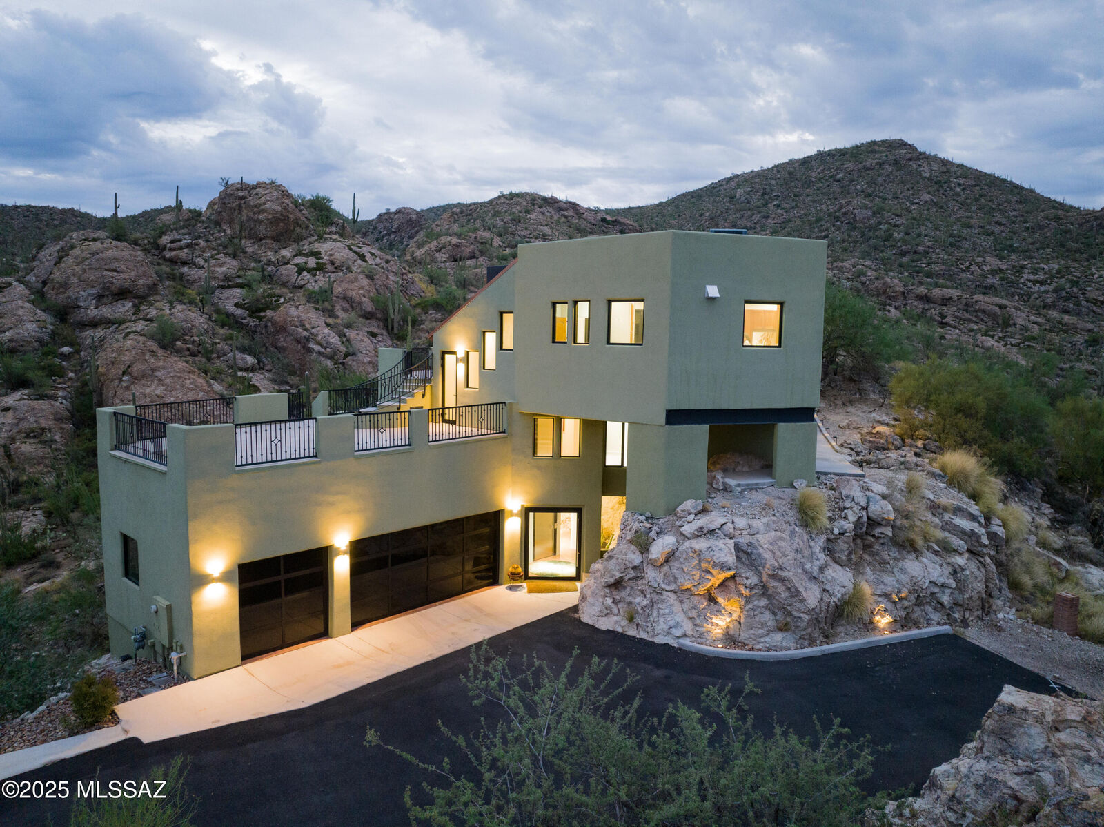 Property Photo: 3898 N Camino Ojo De Agua AZ 85749