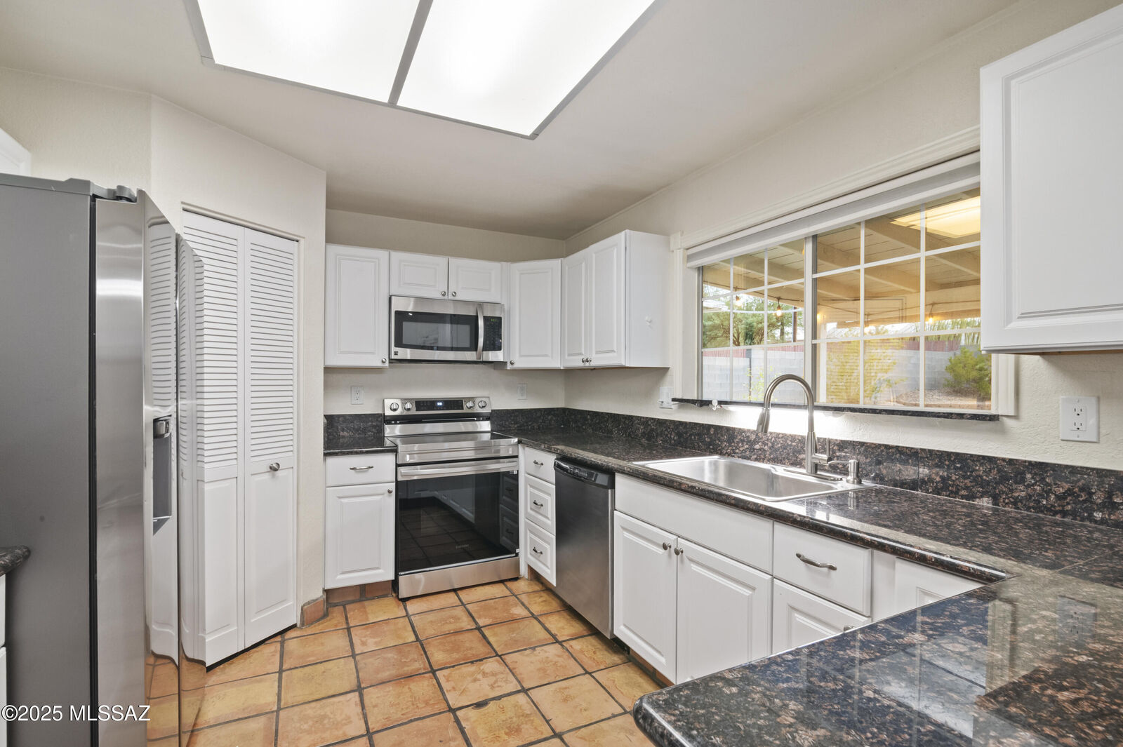 Property Photo:  1921 N Atwood Avenue  AZ 85745 