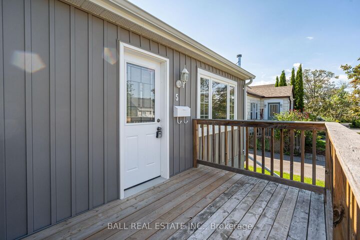 Property Photo: 5 Wallace Street ON K9H 1A8