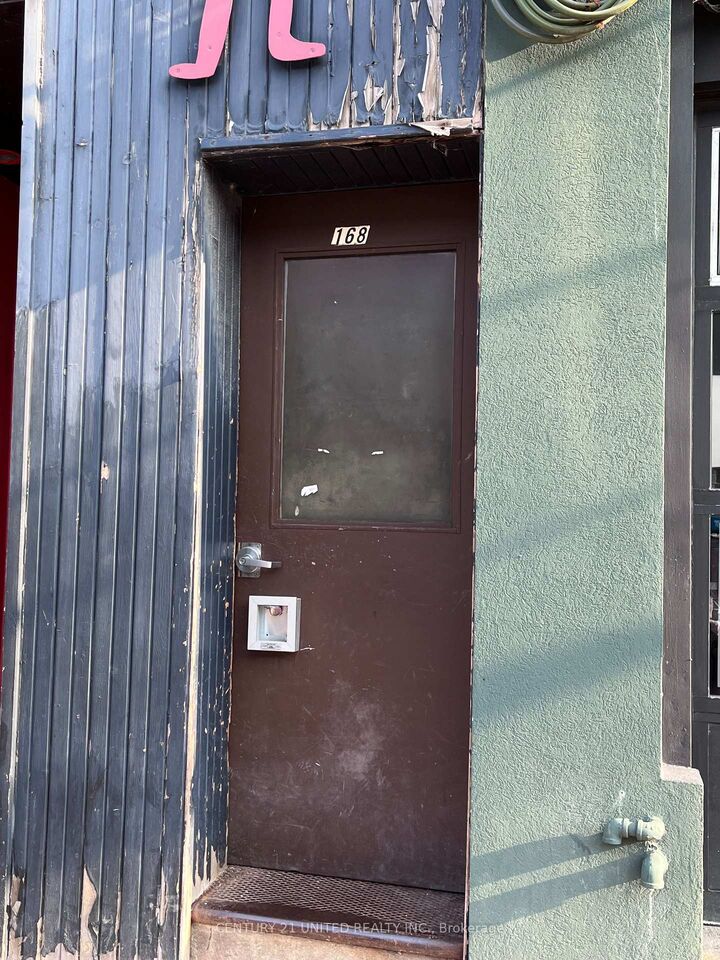 Property Photo: 168 Charlotte Street 4 ON K9J 2T8