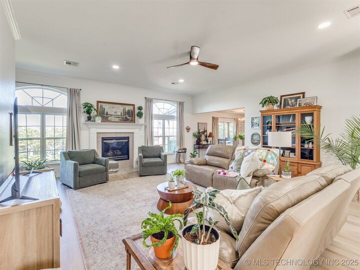 Property Photo: 119 N Salt Creek Drive OK 74044