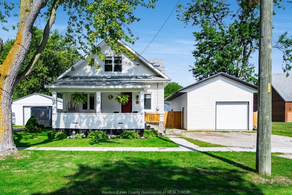 Property Photo: 33 Fort Street ON N0P 2L0