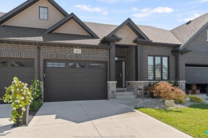 Photo de la propriété: 415 Caserta Crescent ON N8L 0A5