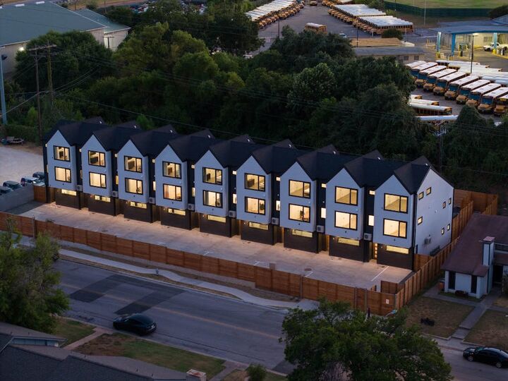 7104 Creekside Drive  Austin TX 78752 photo