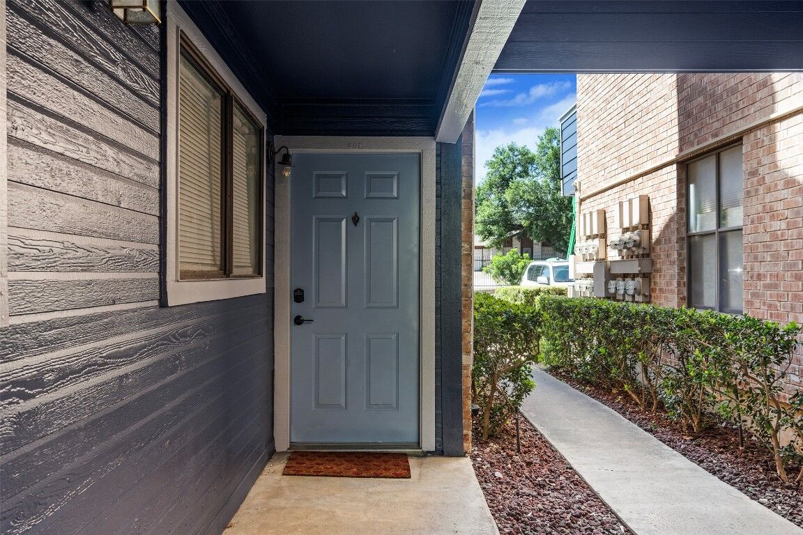 Property Photo:  2500 Burleson Road 401  TX 78741 