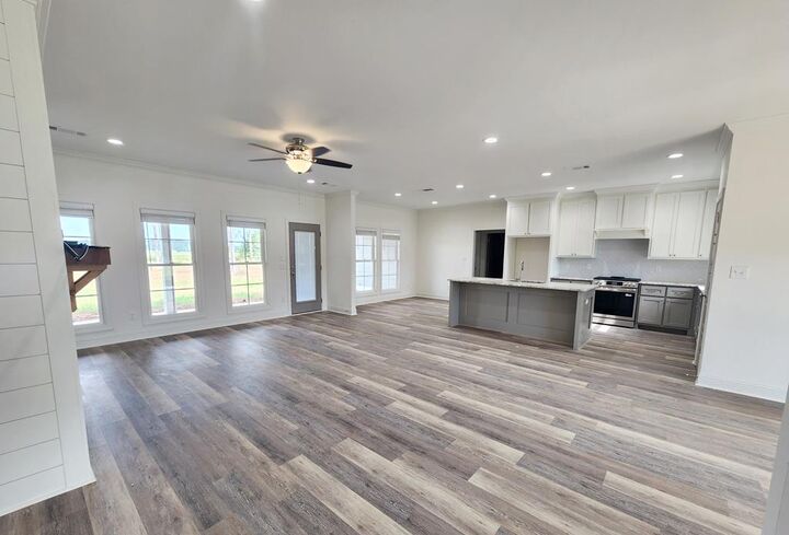 Property Photo:  116 Montrose Drive  GA 31763 