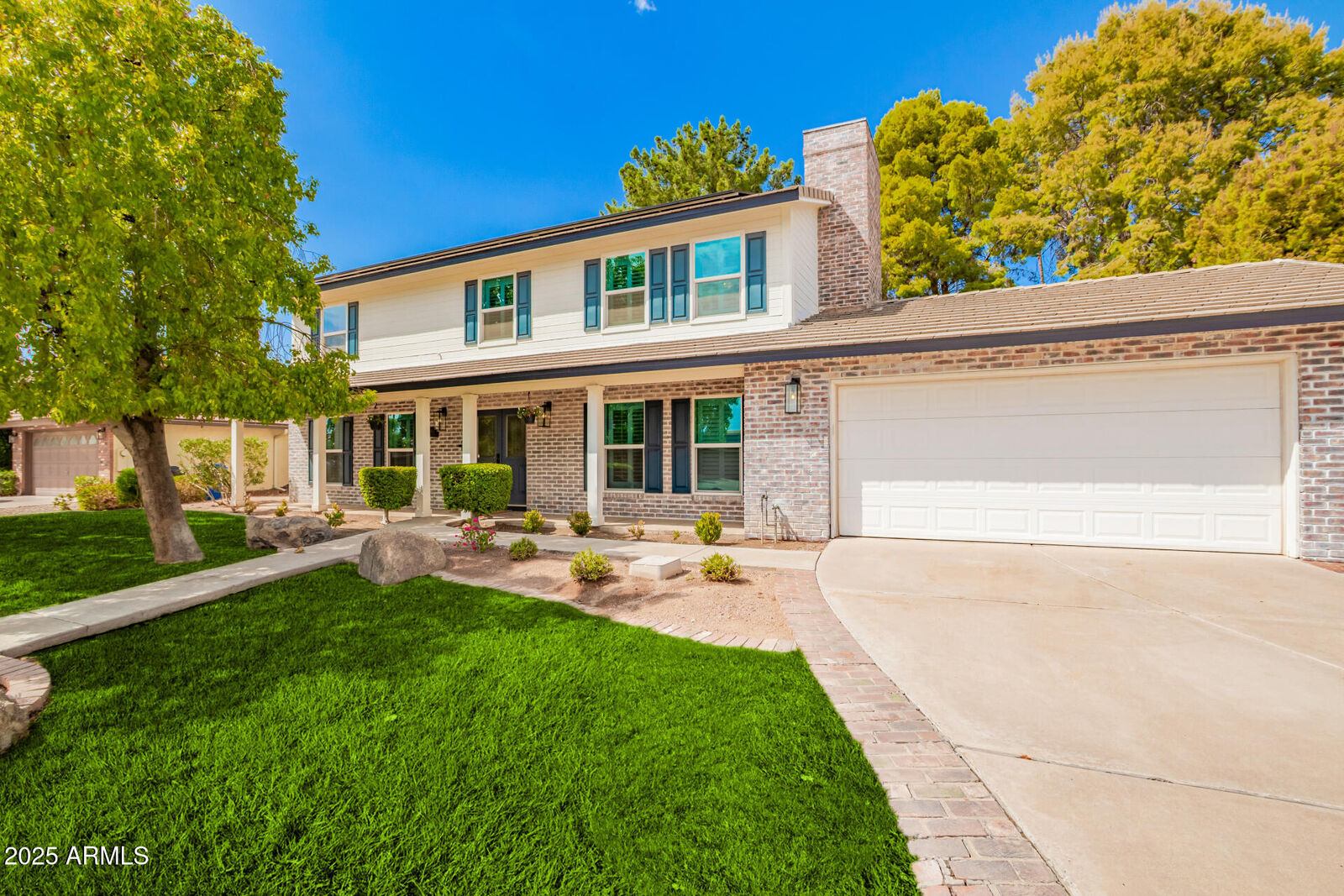Property Photo: 1934 E Enrose Street AZ 85203