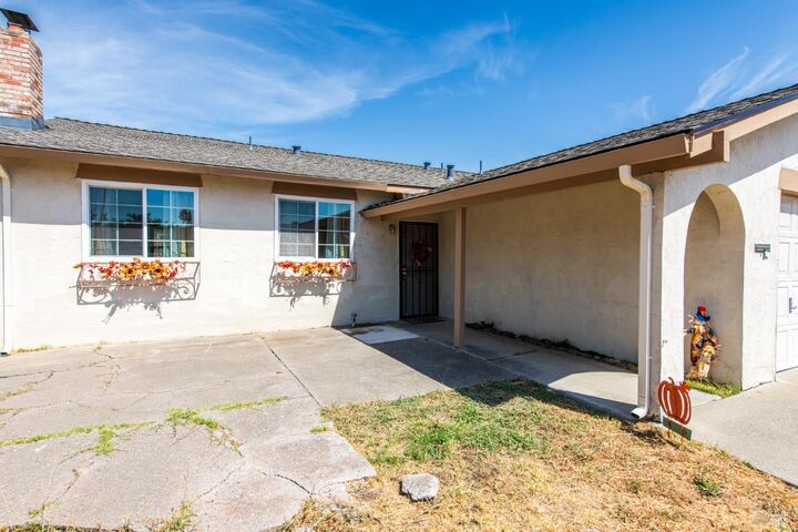 Property Photo: 1012 Tanager Lane CA 94533