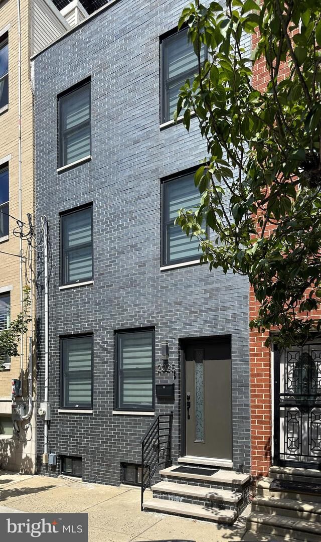 Property Photo:  2025 Ellsworth Street  PA 19146 