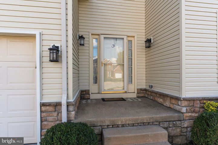 Property Photo: 2710 Riverhouse Road PA 19114
