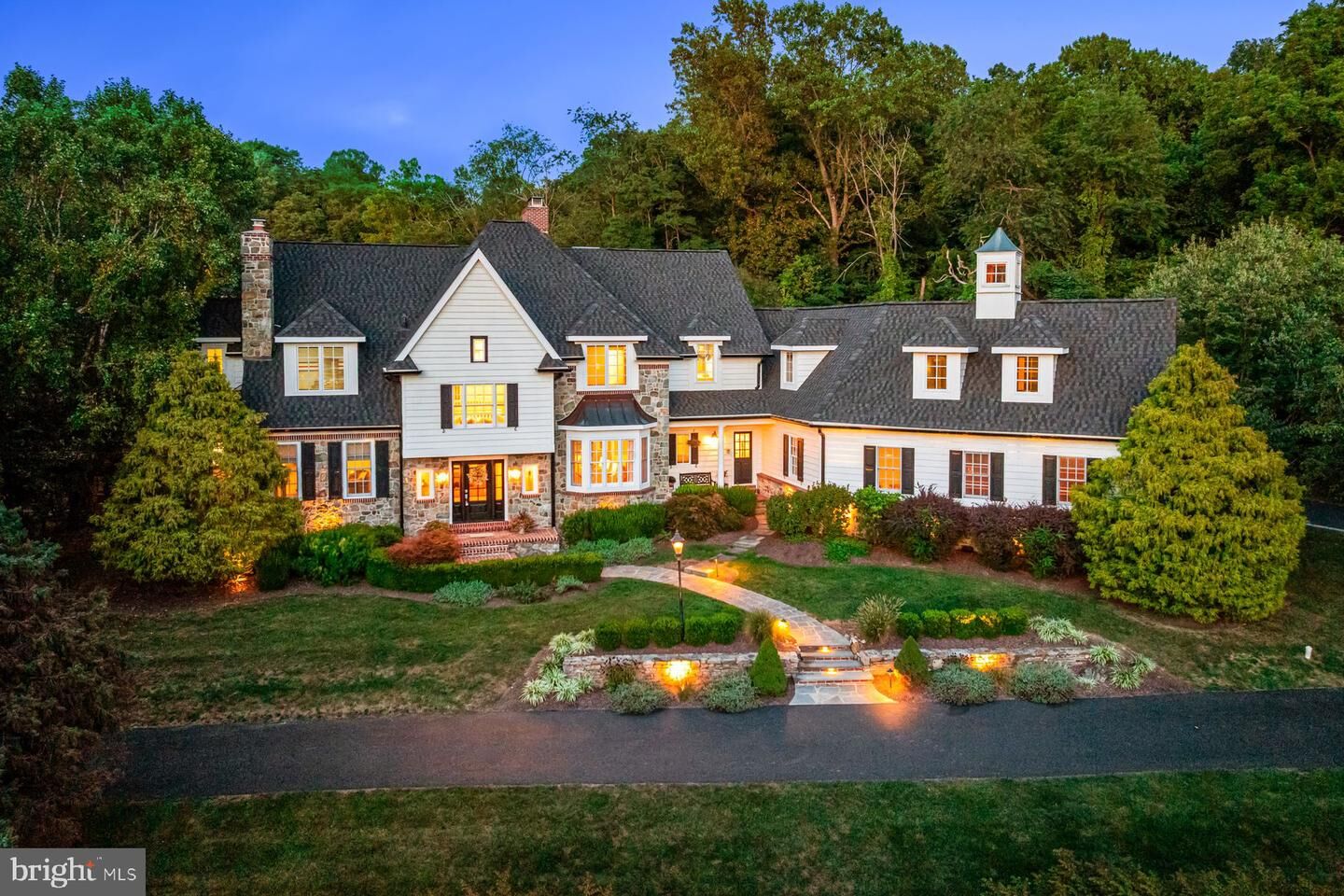 Property Photo:  1901 Parkerhill Lane  PA 19425 