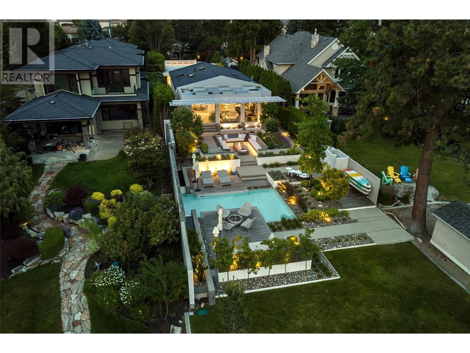 Photo de la propriété:  4110 Lakeshore Road  BC V1W 1V6 
