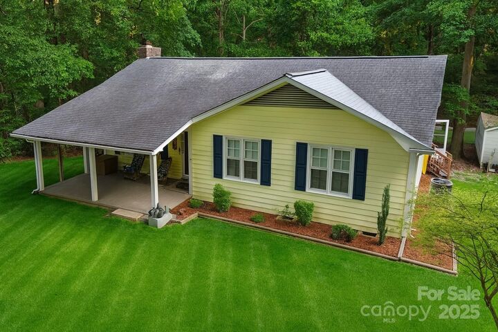 Property Photo:  2929 Matoka Trail  NC 28104