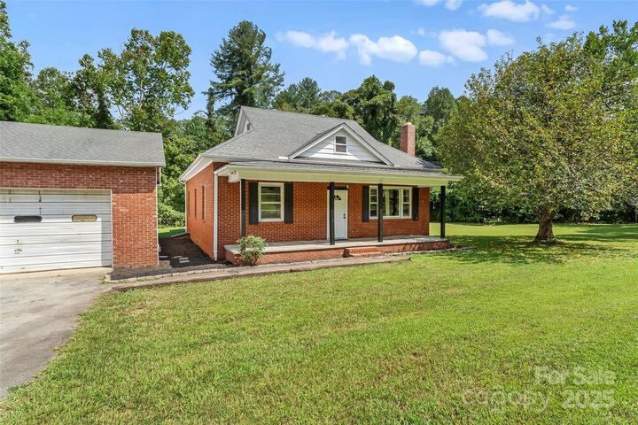 Property Photo: 194 Virginia Drive NC 28752