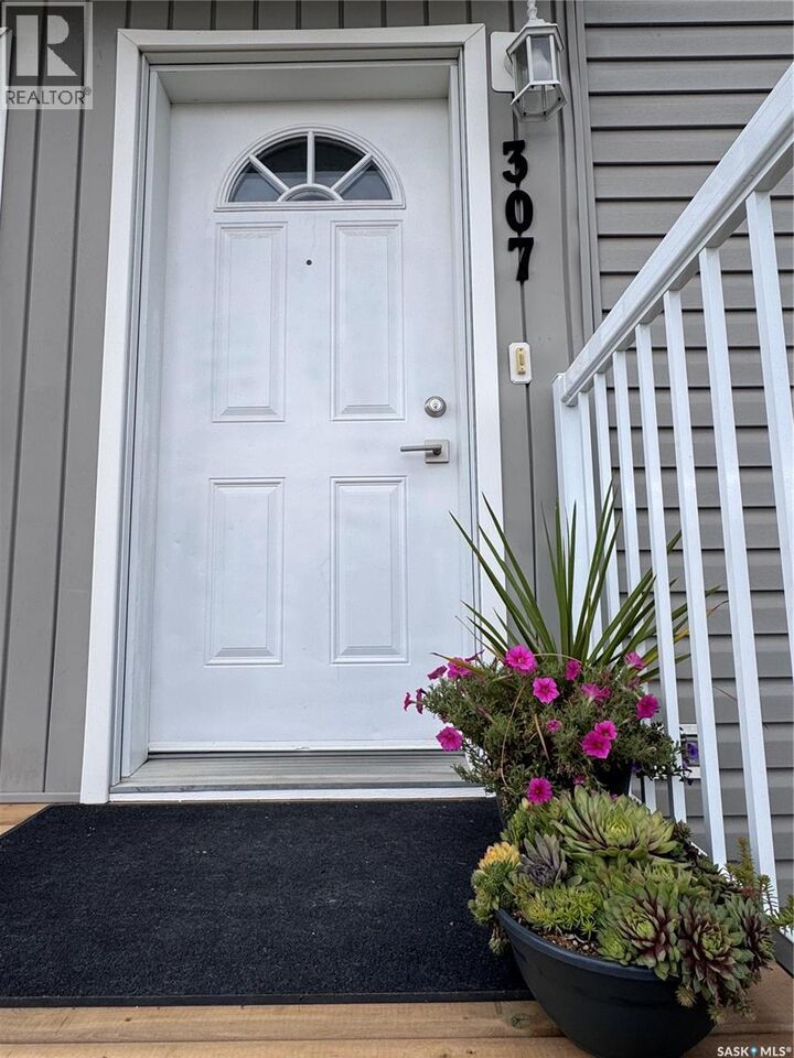 Property Photo:  307 851 Chester Road  SK S6J 0A4 
