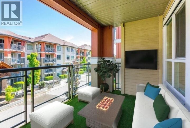 Property Photo:  1083 Sunset Drive 319  BC V1Y 9Z1 