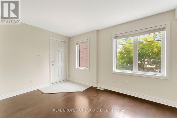 Photo de la propriété:  778A Chapman Mills Drive North  ON K2J 3V2 