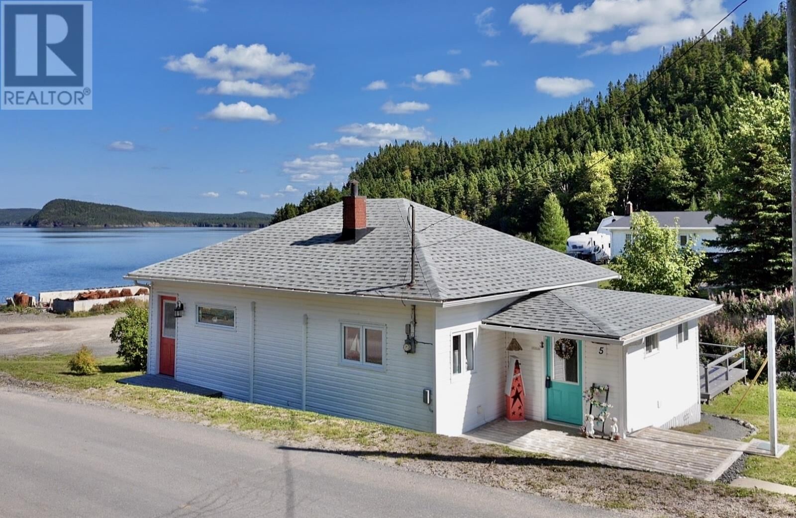 Photo de la propriété:  5 Main Street  NL A0C 1H0 