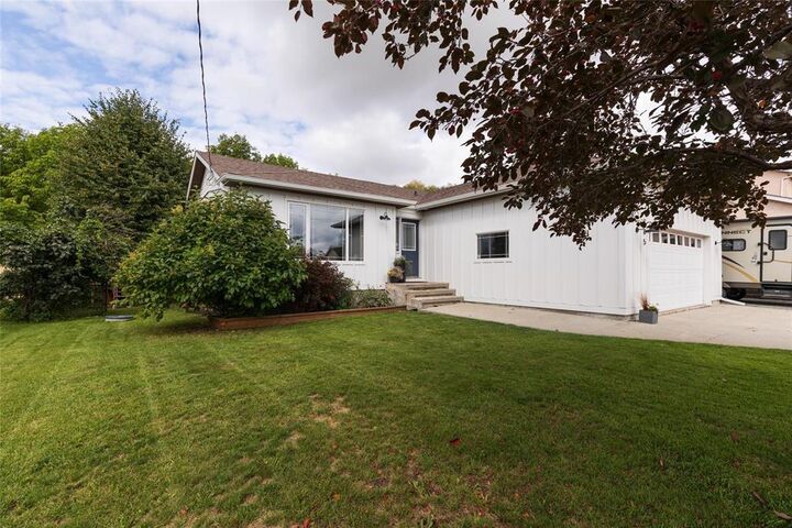 Property Photo: 105 4th Street East MB R0A 0X0